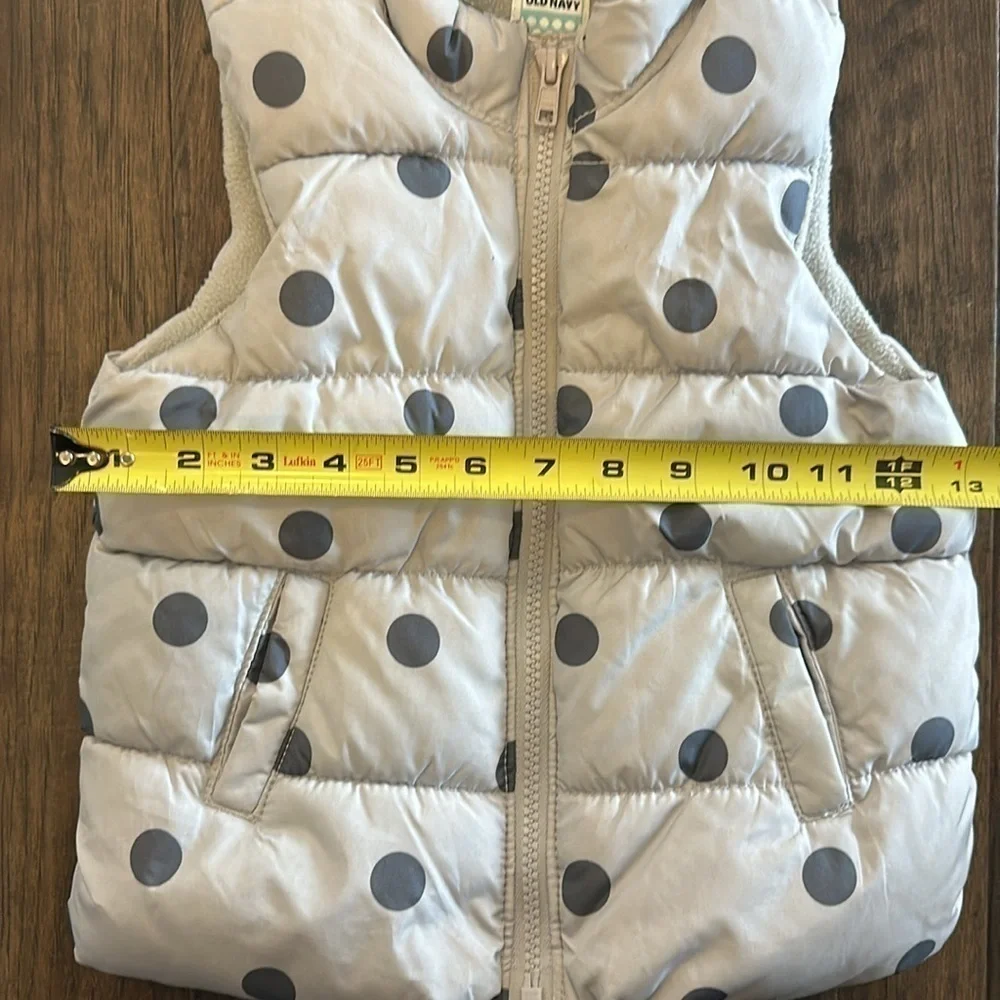 Old Navy Kids Gray Polka Dot Puffer Vest Size 3T
